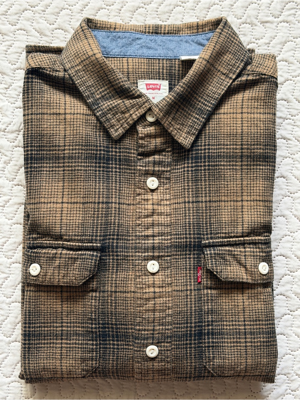Levi’s Men’s Medium Brown Black Plaid 100% Cotton Relaxed Fit Long Sleeve Shirt